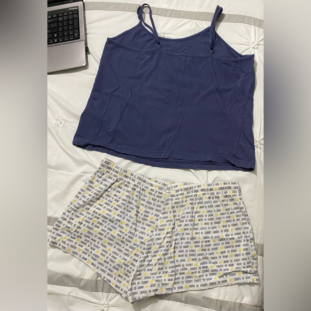 Pyjamas - Picture 2 of 2